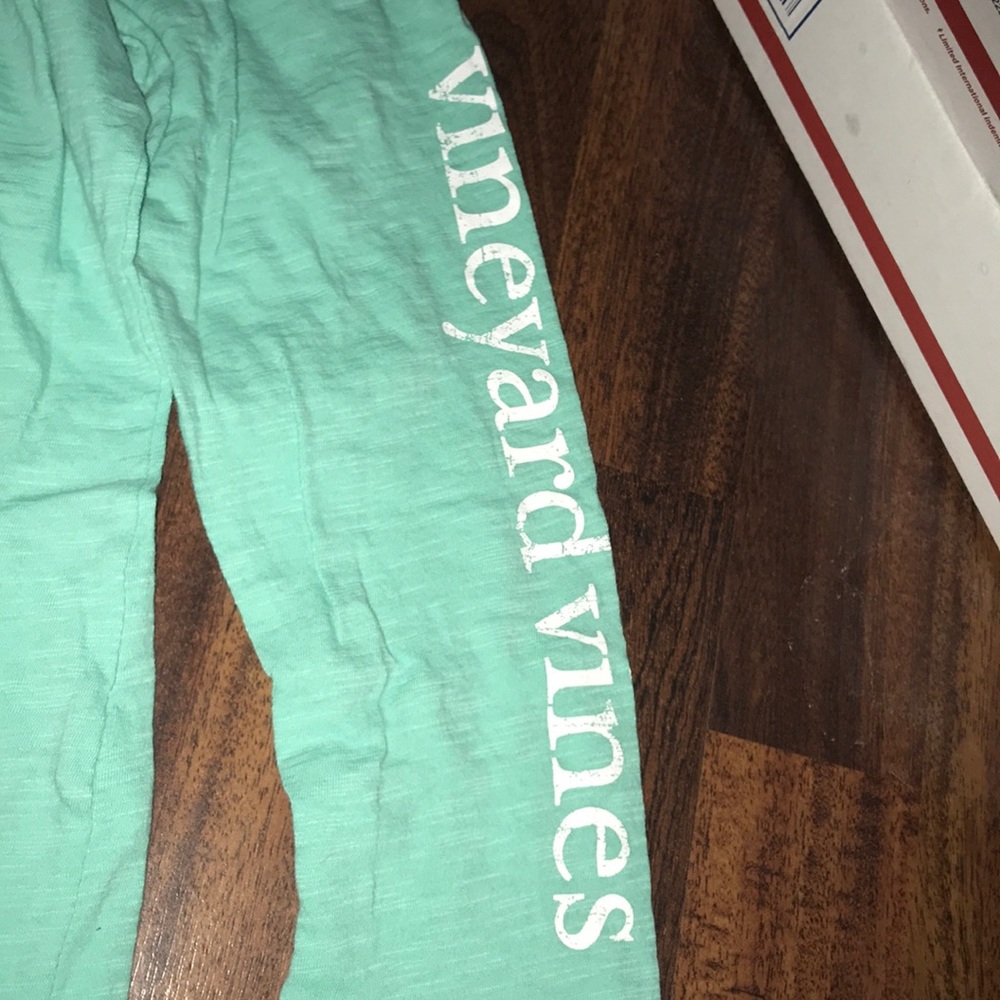 Vineyard vines - Picture 2 of 5